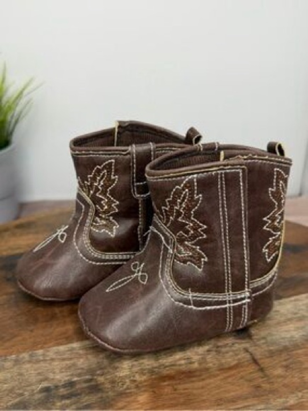 💫4/$25 • Classic Western Brown Cowboy Booties